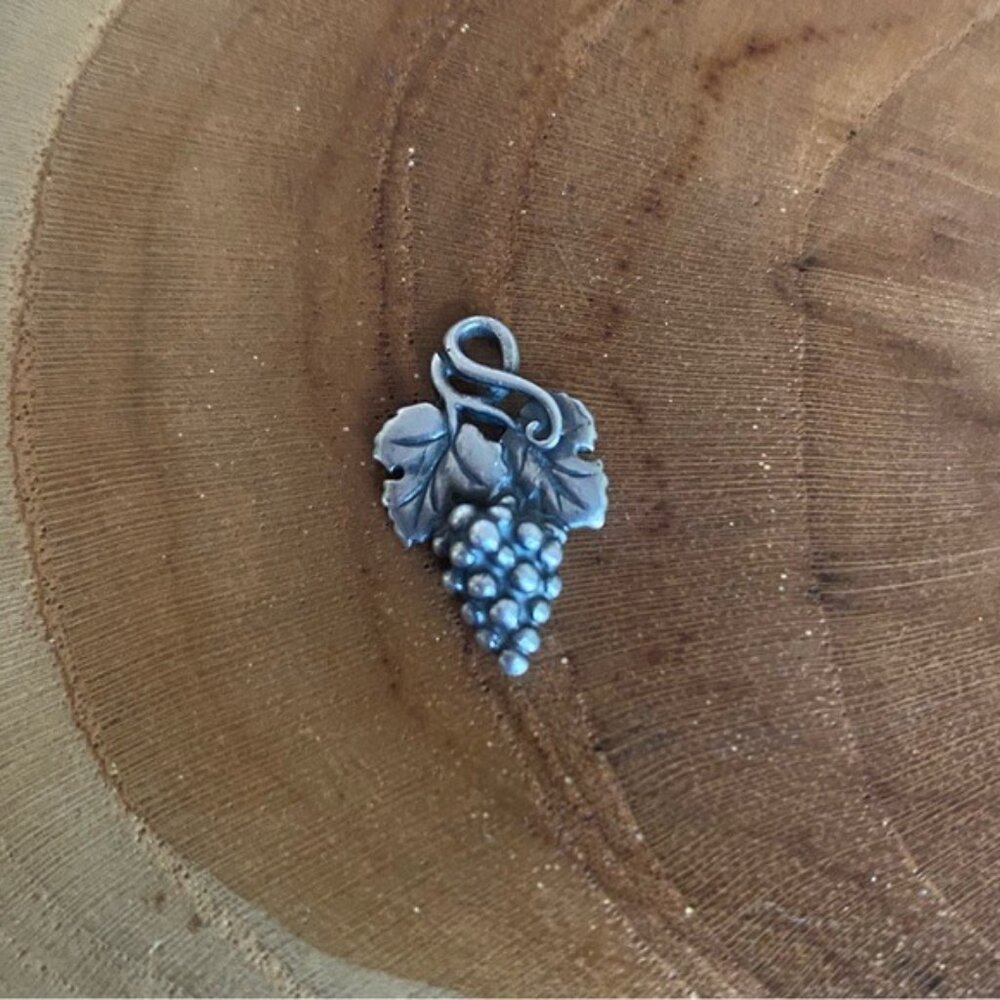 RETIRED James Avery Grape Cluster, Sterling Silver